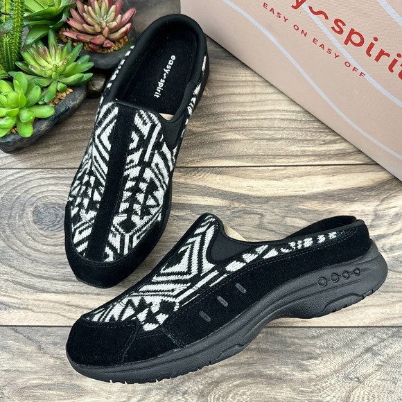 Easy Spirit Shoes - NIB Easy Spirit Traveltime 9M Black Classic Clog Slip On Sweater Knit